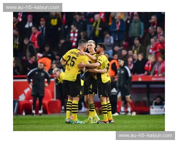 德甲狂飙:当“小马驹”撞上“法兰克福雄鹰”,谁才是普鲁士公园球场的真主宰? 德甲狂飙:当“小马驹”撞上“法兰克福雄鹰”,谁才是普鲁士公园球场的真主宰?